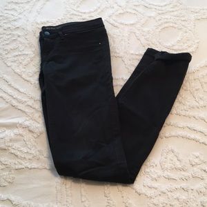Black Mid-rise jeggings